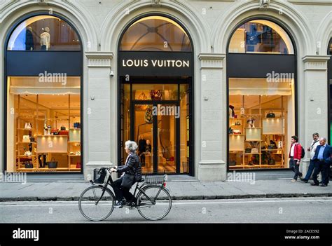 rivenditore louis vuitton in toscana|Louis Vuitton firenze italy.